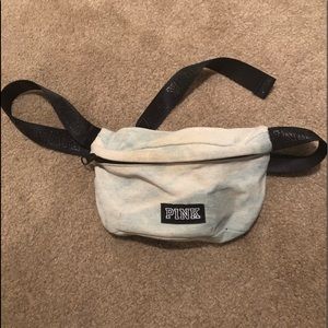 PINK VICTORIA SECRET FANNY PACK